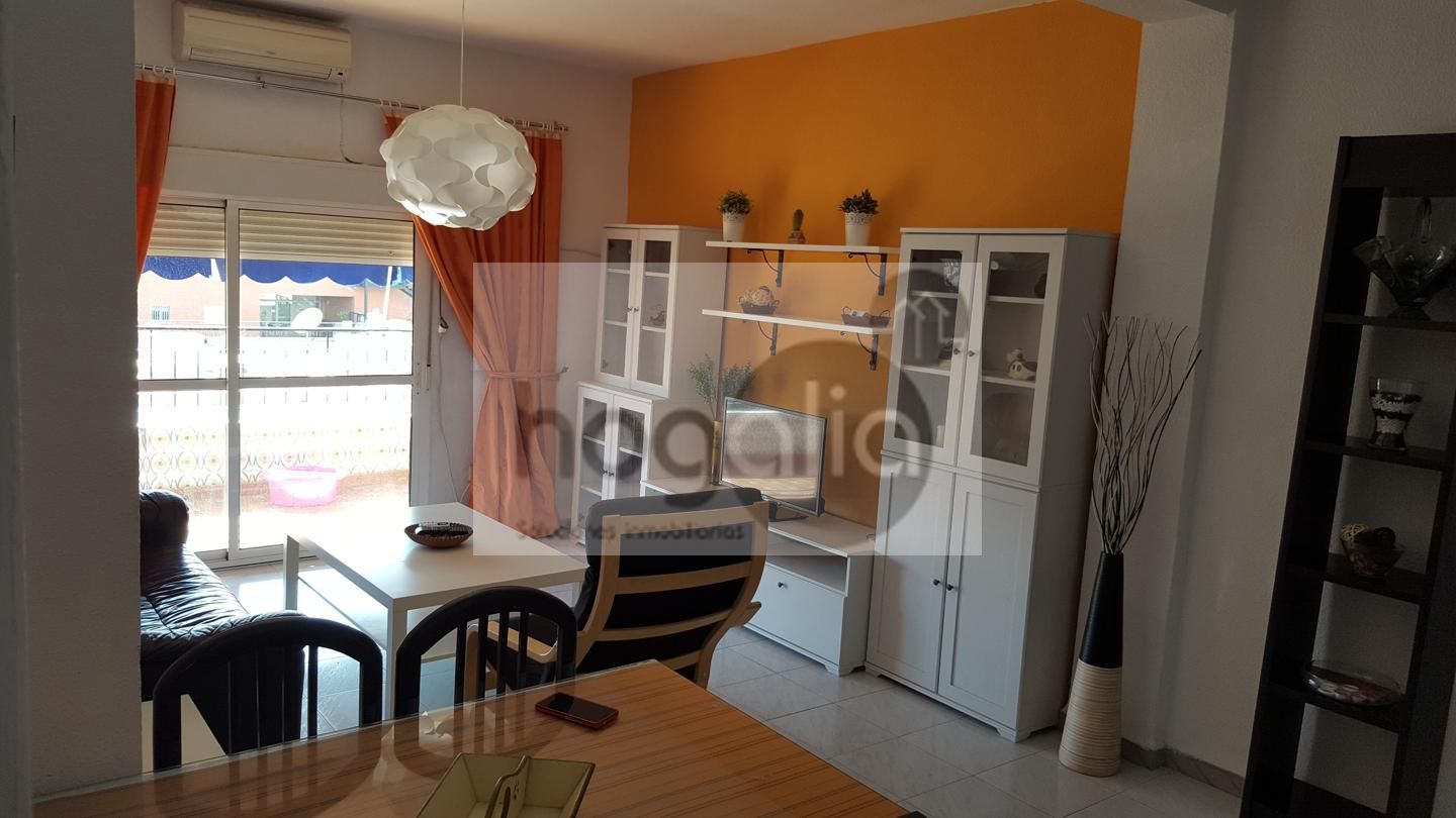 Living room of Flat to rent in  Sevilla Capital  with Air Conditioner and Furnished