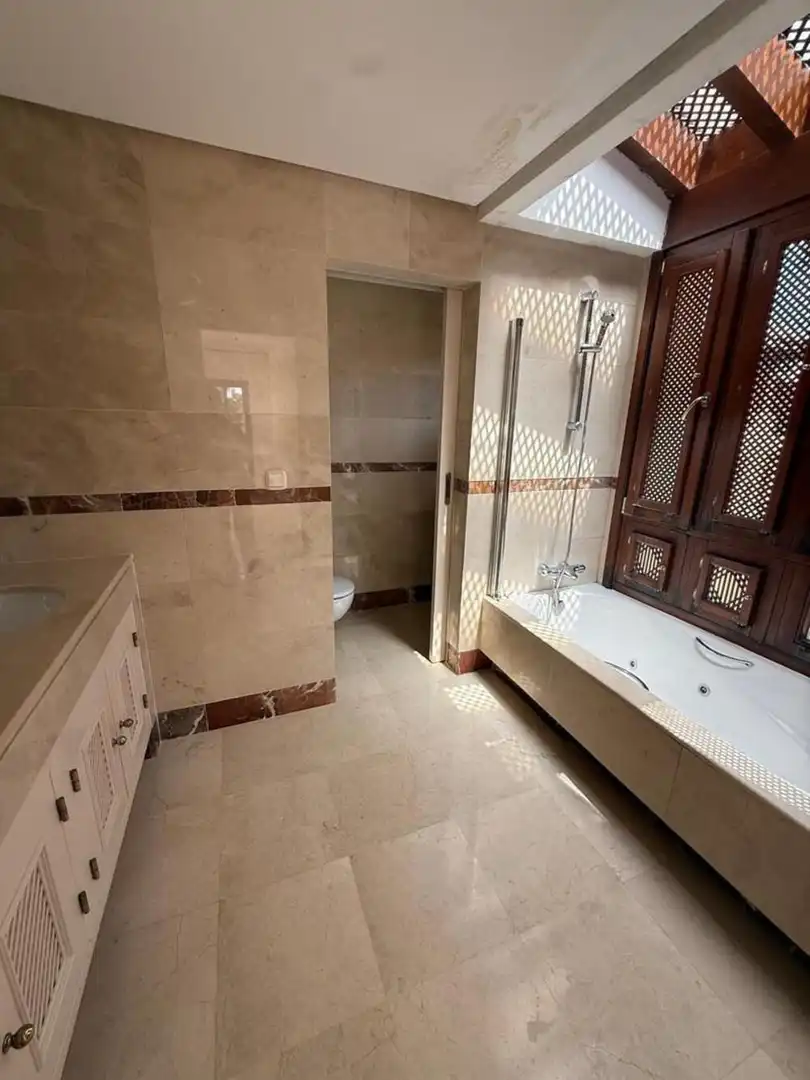 Bathroom of Apartments for rent in Marbella  with Air Conditioner, Terrace and Storage room