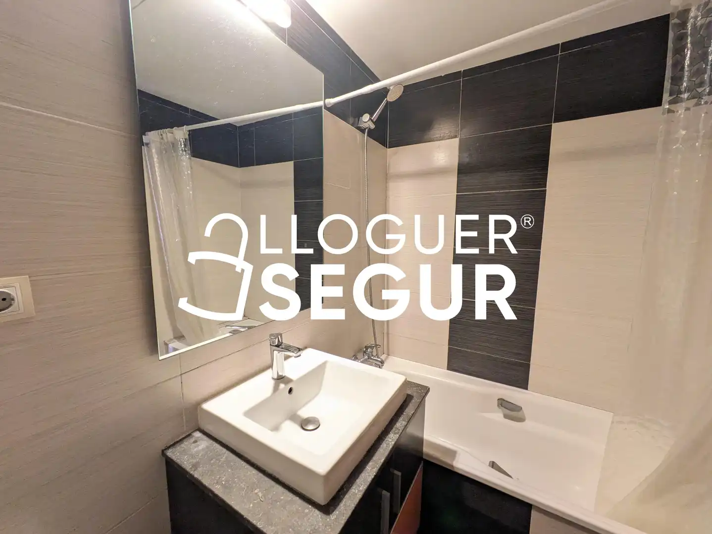 Flat for rent in de Gaudí, Sol i Padris - Sant Oleguer