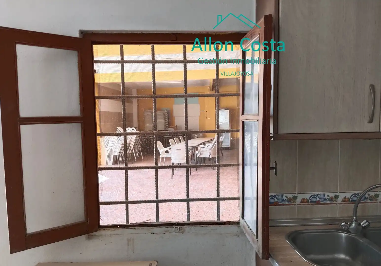 Country homes for sale in Villajoyosa / La Vila Joiosa  with Storage room and Swimming Pool