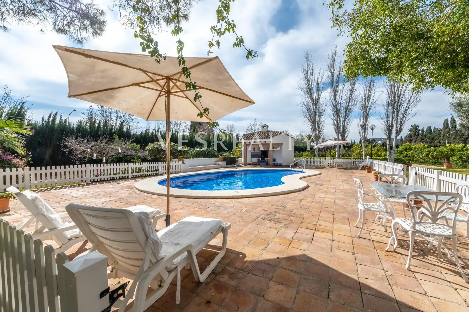 Vista exterior de Casa o xalet en venda en Alicante / Alacant amb Calefacció, Jardí privat i Terrassa