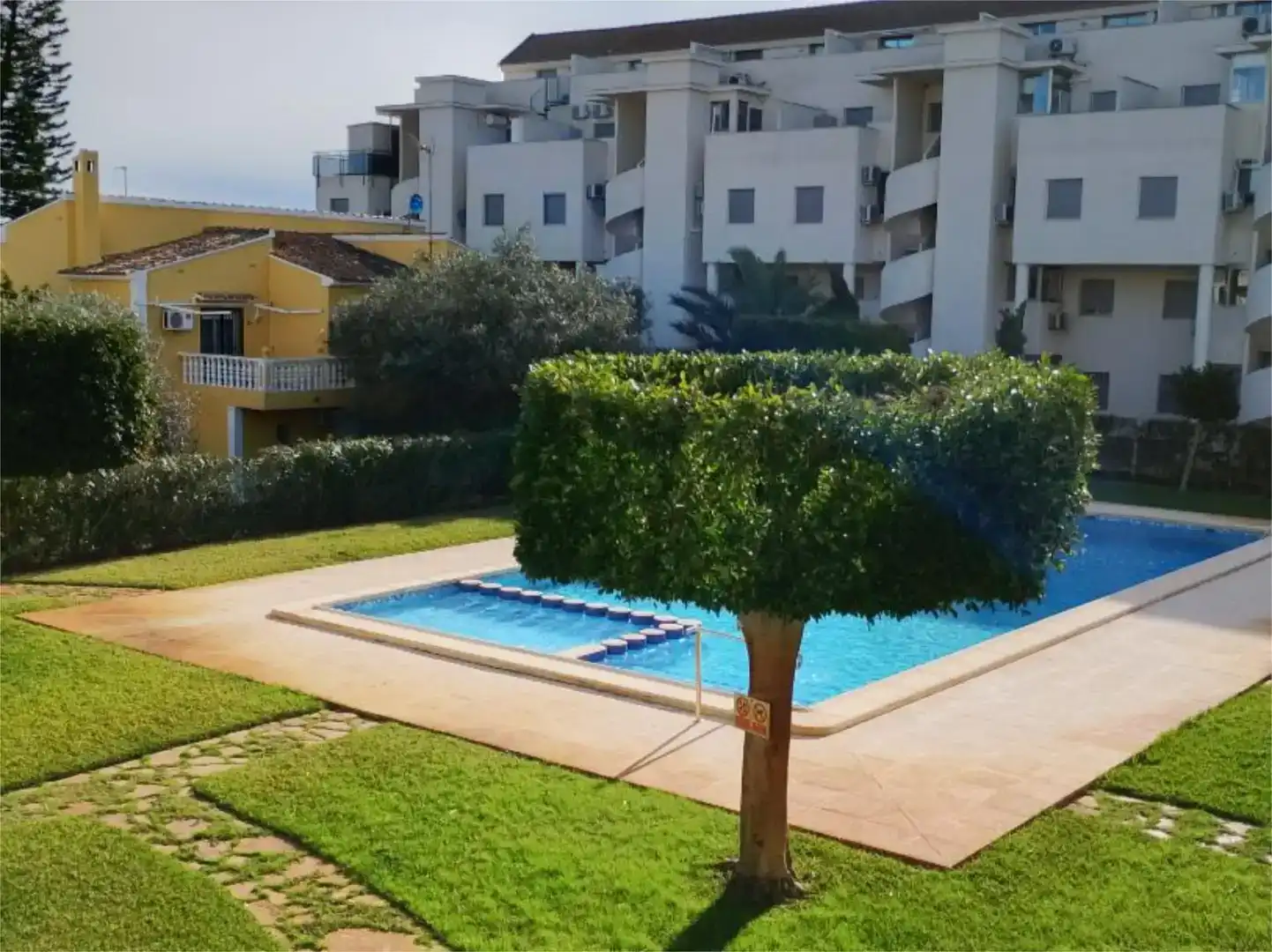 Schwimmbecken von Wohnung zur Miete in Dénia mit Klimaanlage, Privatgarten und Schwimmbad