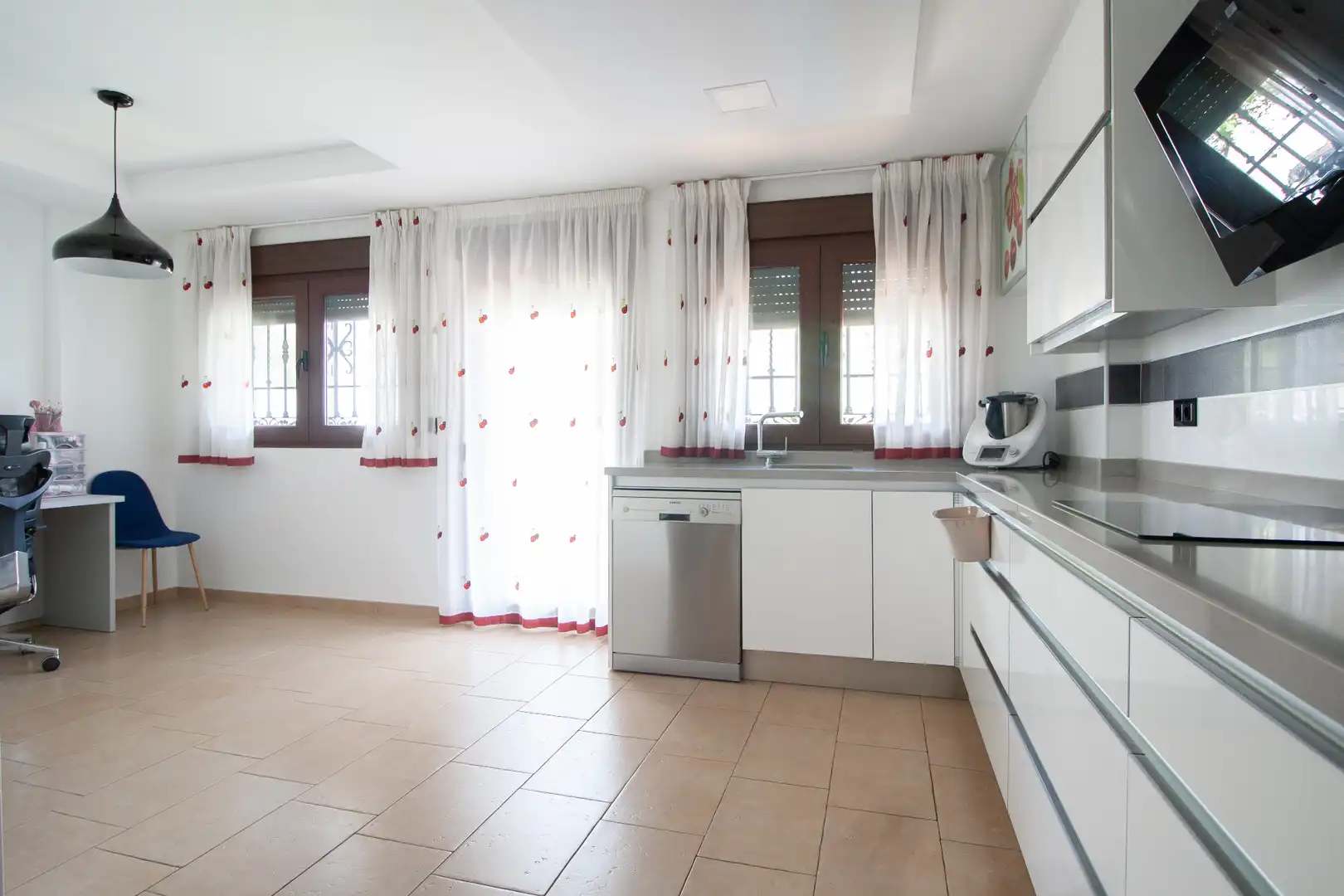 Cocina de Casa o chalet en venta en Gójar con Aire acondicionado, Calefacción y Jardín privado