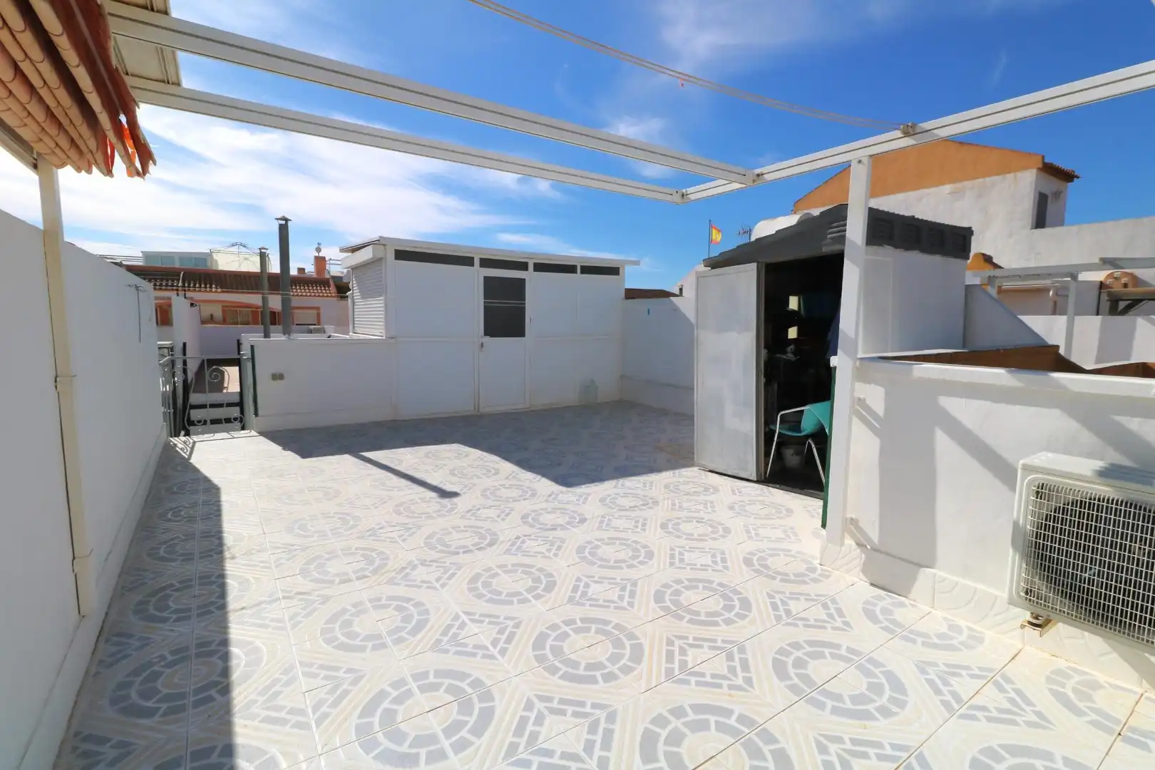 Terrassa de Casa o xalet en venda en Torrevieja amb Aire condicionat, Jardí privat i Terrassa