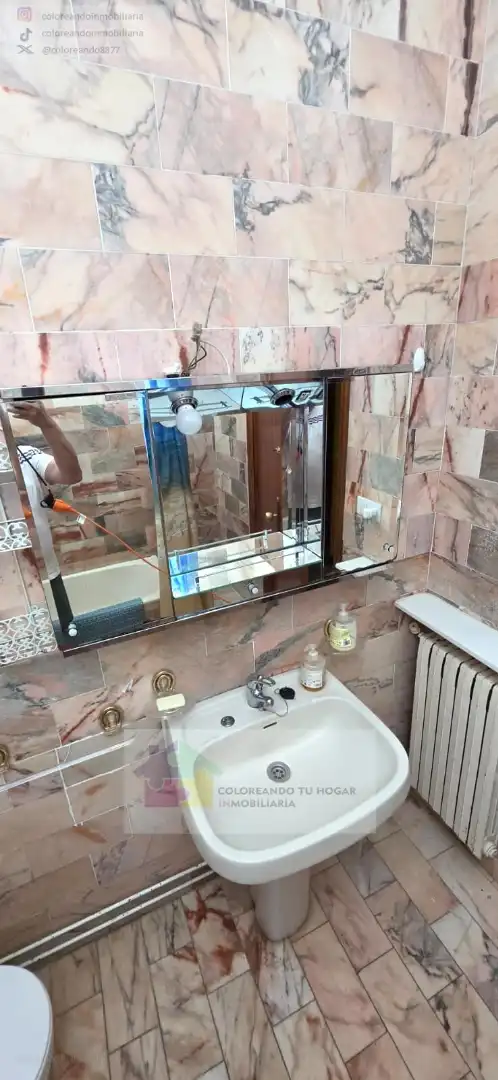 Bany de Pis de lloguer en Villadangos del Páramo amb Calefacció, Parquet i Moblat