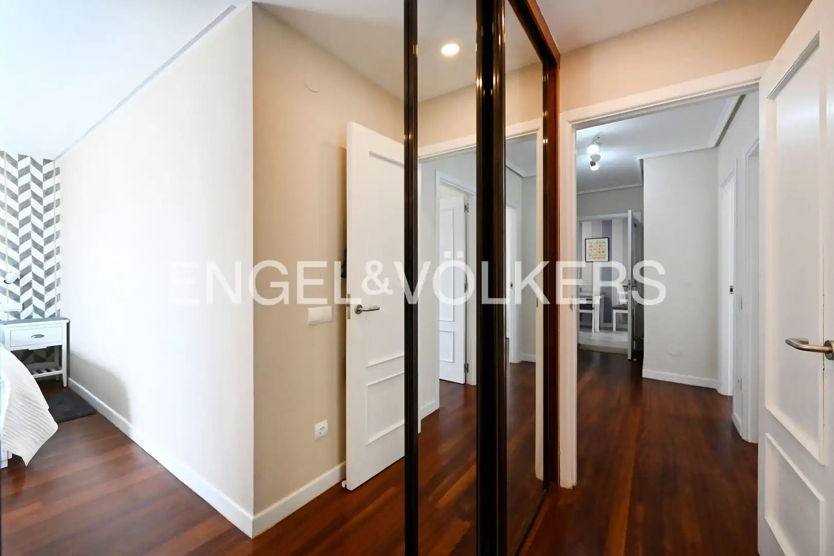 Wohnung zum Verkauf in Santander mit Heizung, Privatgarten und Abstellraum