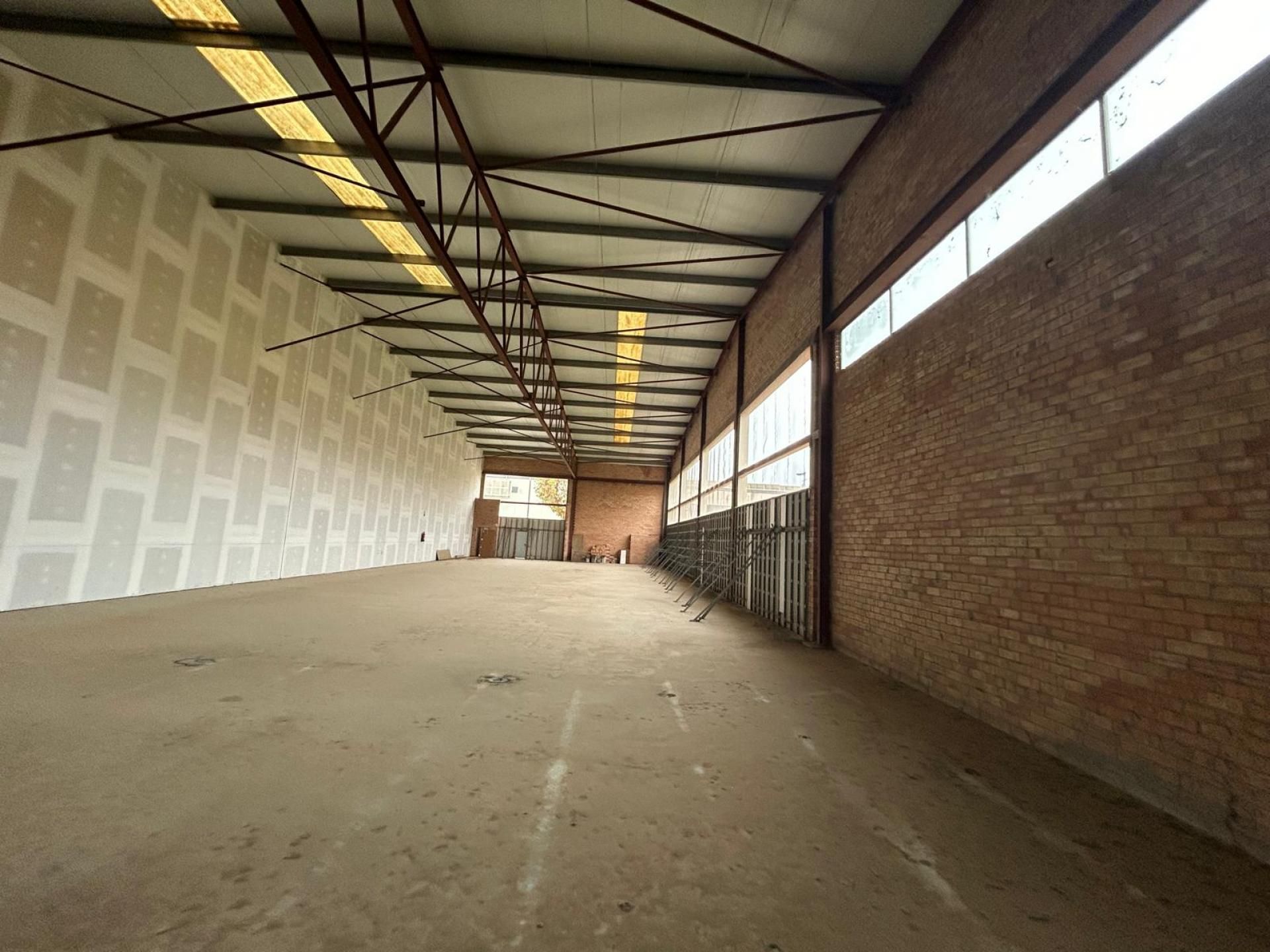 Industrial buildings for sale in Mariola, La Caparrella