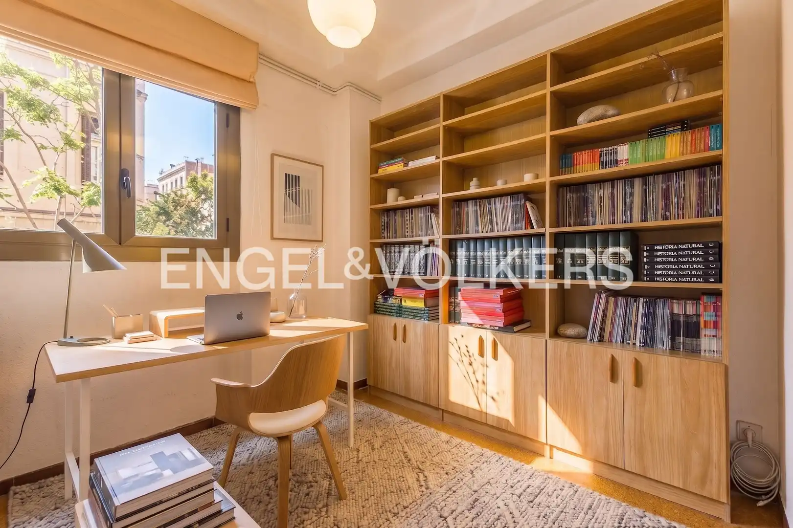 Wohnung zum Verkauf in Barcelona mit Klimaanlage, Heizung und Terrasse