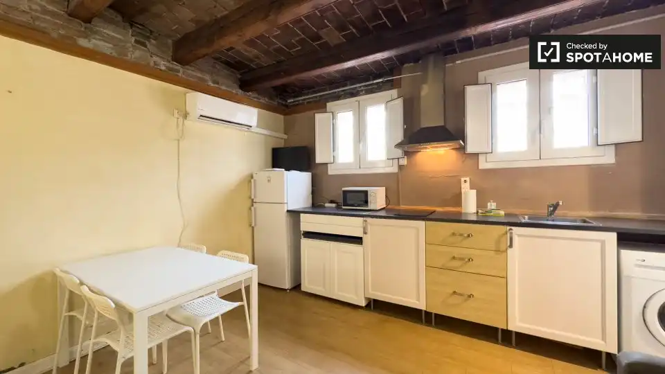 Piso con terraza en alquiler en Eixample, imagen 2
