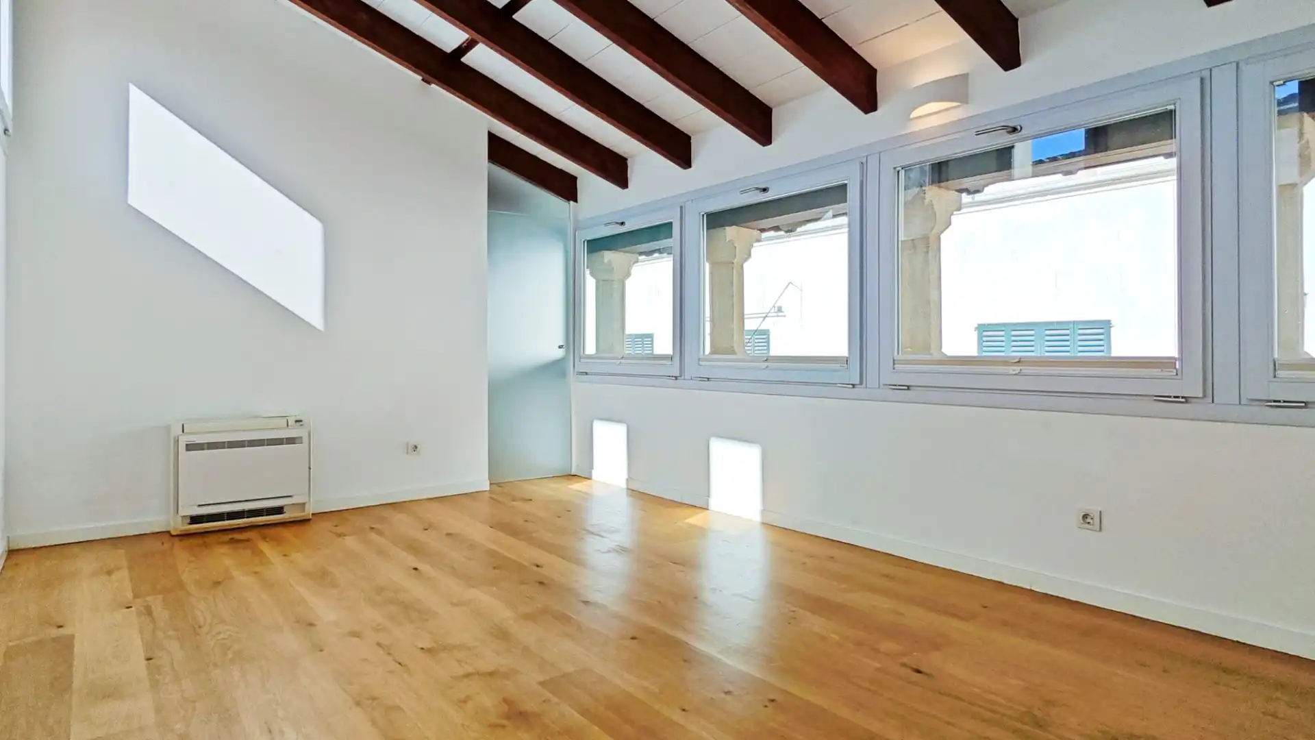 Dachboden zur Miete in  Palma de Mallorca mit Klimaanlage, Heizung und Parkett