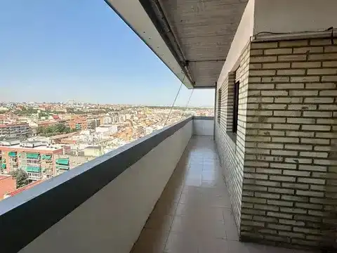 Terrasse von Wohnung zur Miete in  Madrid Capital mit Balkon