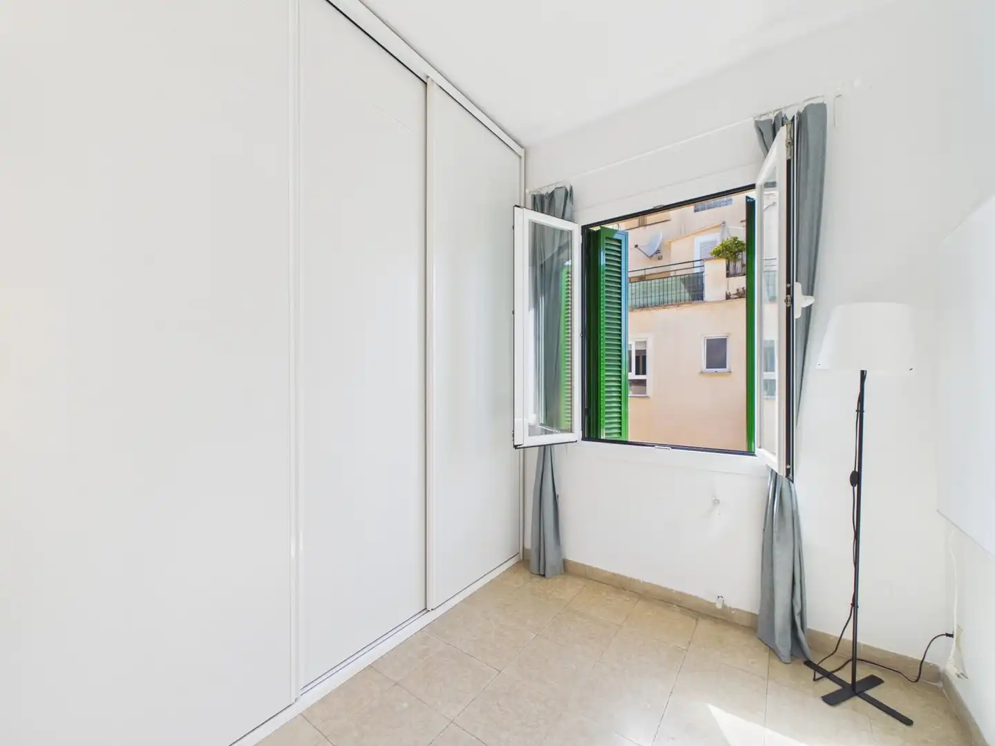 Dormitori de Apartament de lloguer en  Palma de Mallorca amb Aire condicionat