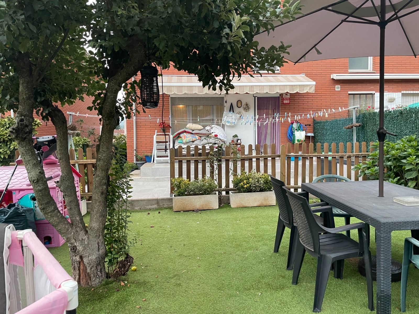 Terrassa de Casa adosada en venda en Olot amb Calefacció, Jardí privat i Terrassa
