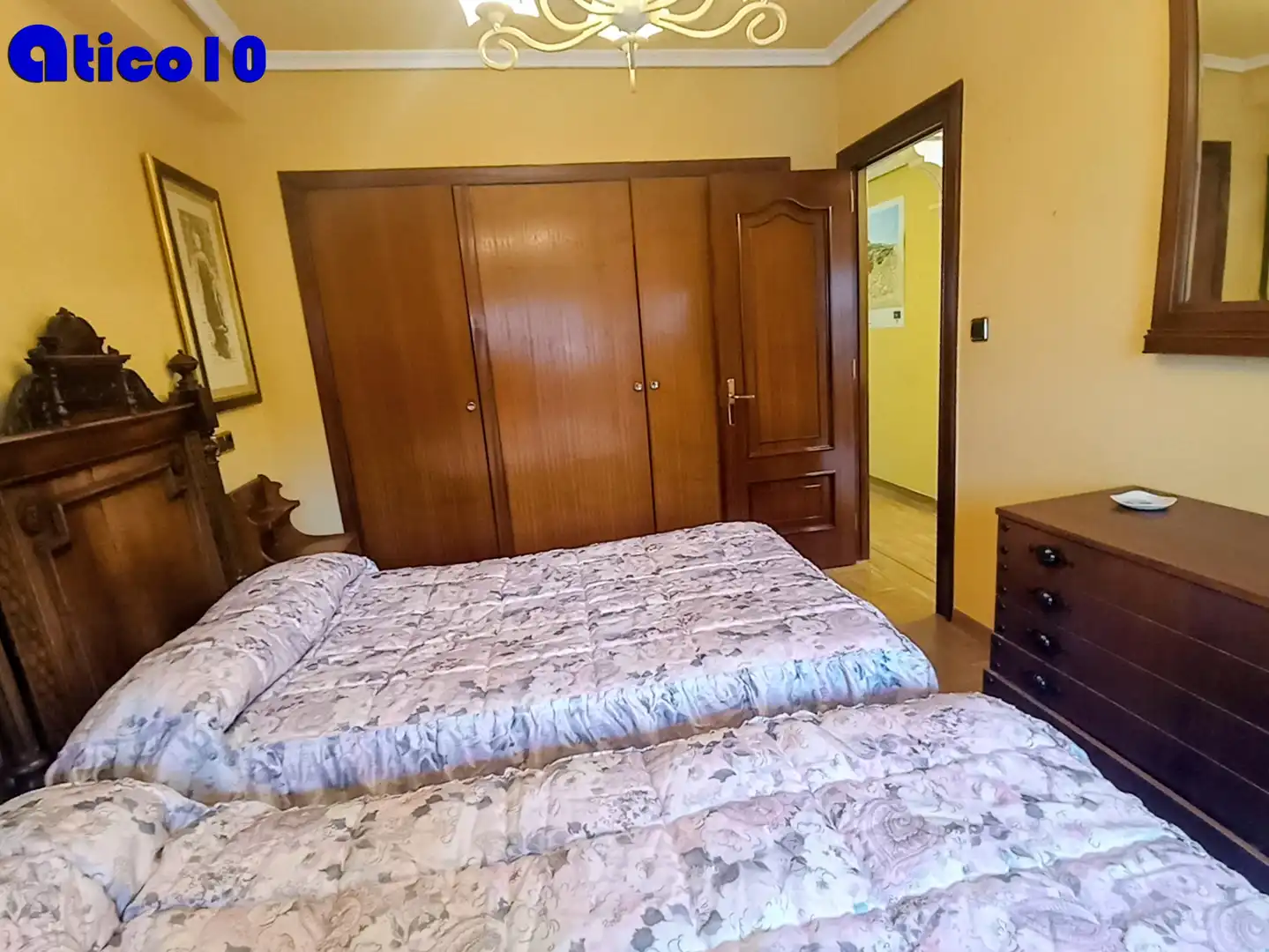 Habitación de Piso en venta en Oviedo  con Calefacción, Parquet y Terraza