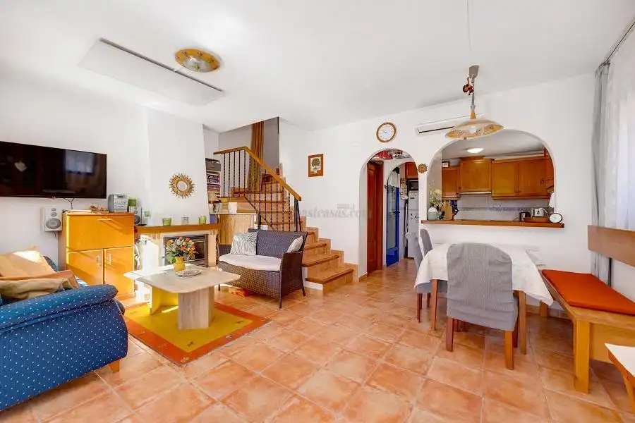 Casa adosada en venda en Orihuela amb Aire condicionat, Calefacció i Traster
