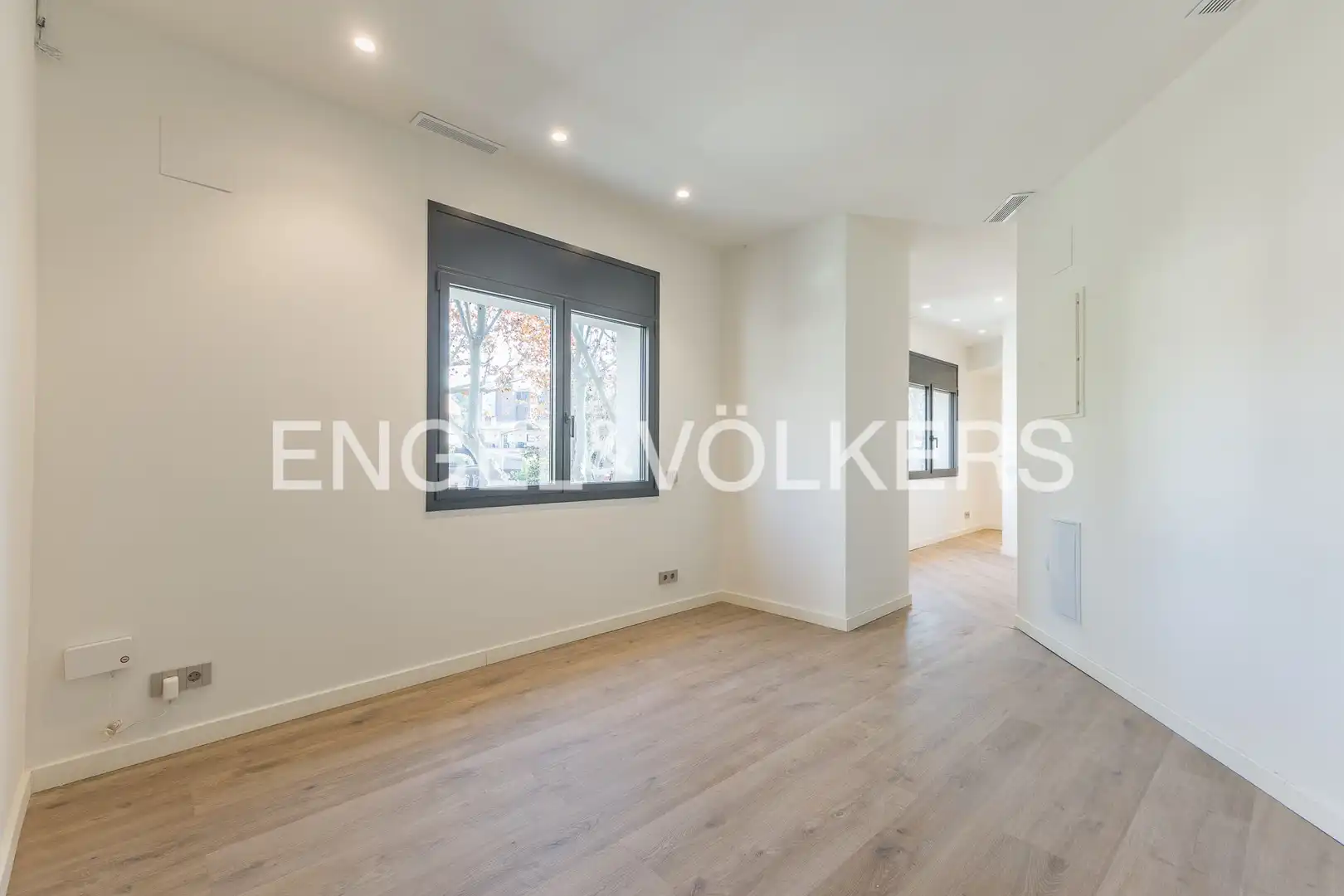 Sala de estar de Casa o chalet en venta en Sant Cugat del Vallès con Calefacción, Jardín privado y Parquet