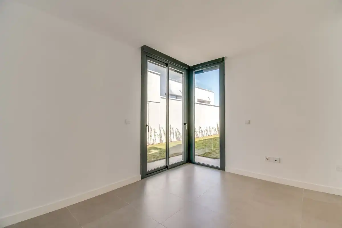 Dormitori de Casa o xalet en venda en Manilva amb Aire condicionat, Jardí privat i Terrassa