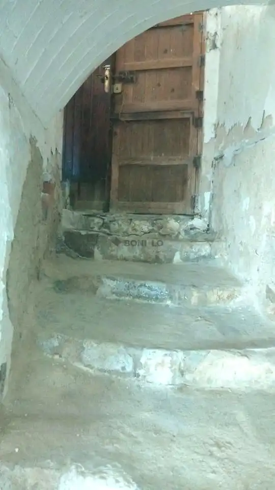 Casa adosada en venda en Ademuz amb Balcó