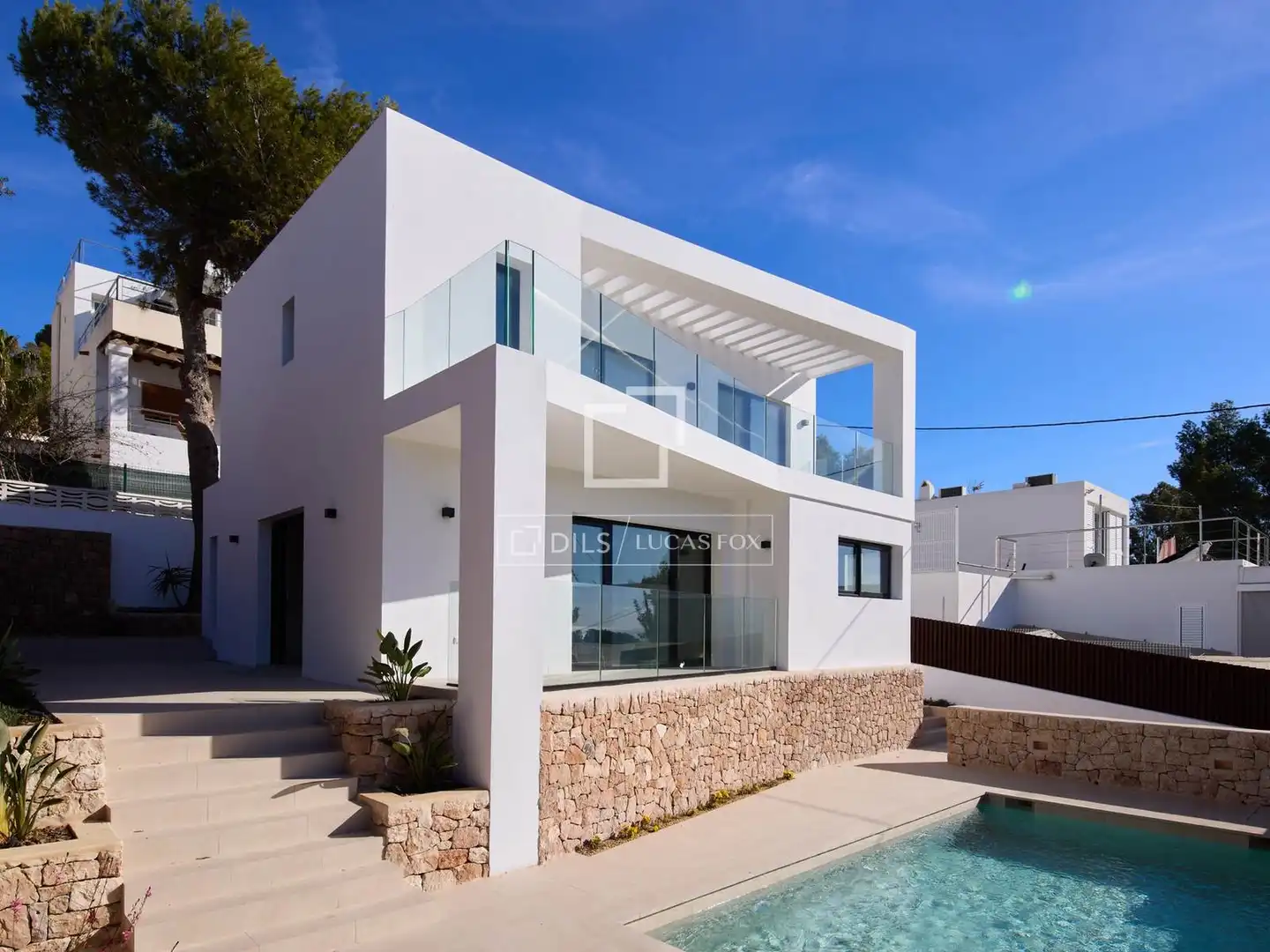 Vista exterior de Casa o xalet en venda en Santa Eulària des Riu amb Aire condicionat, Piscina i Balcó