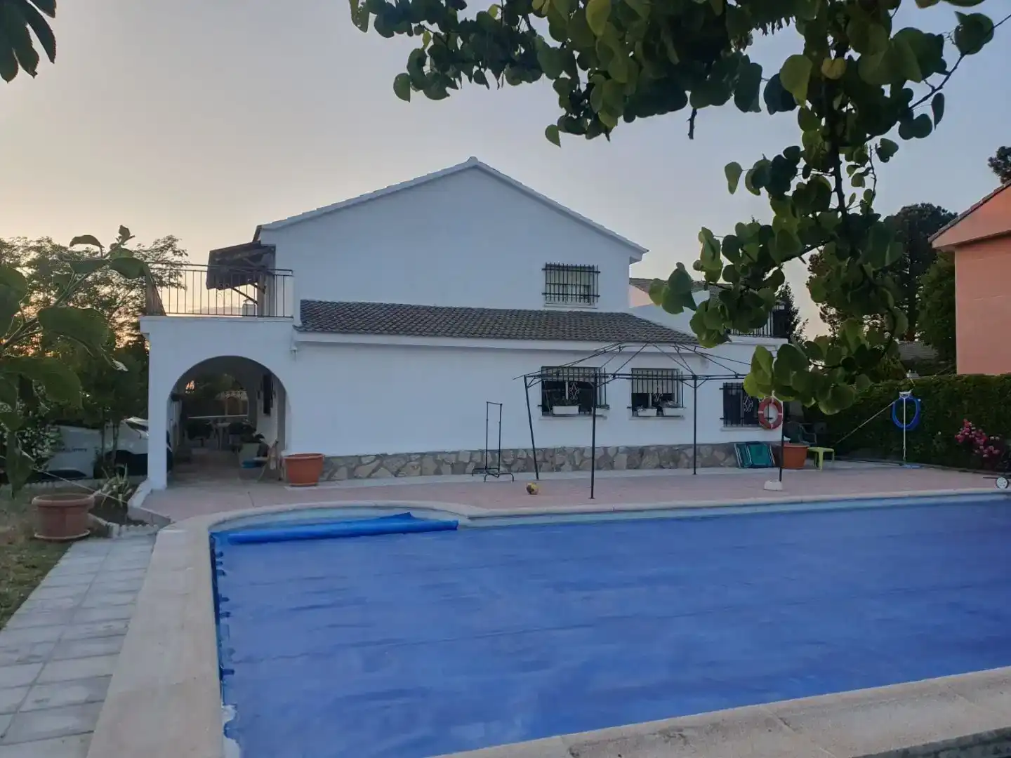 Vista exterior de Piso en venta en Trijueque con Jardín privado, Trastero y Piscina