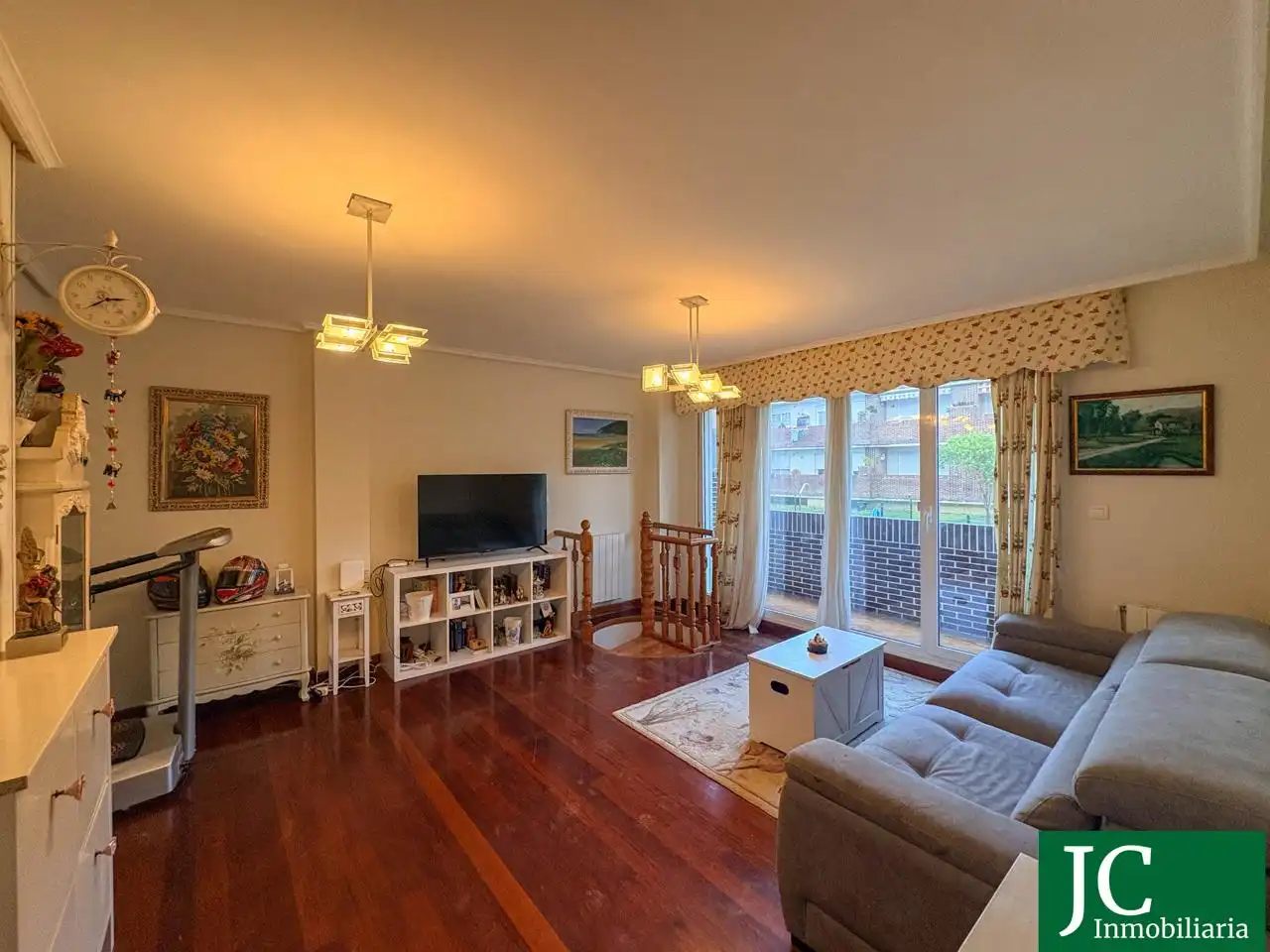 Sala d'estar de Apartament en venda en Bárcena de Cicero amb Calefacció, Parquet i Terrassa