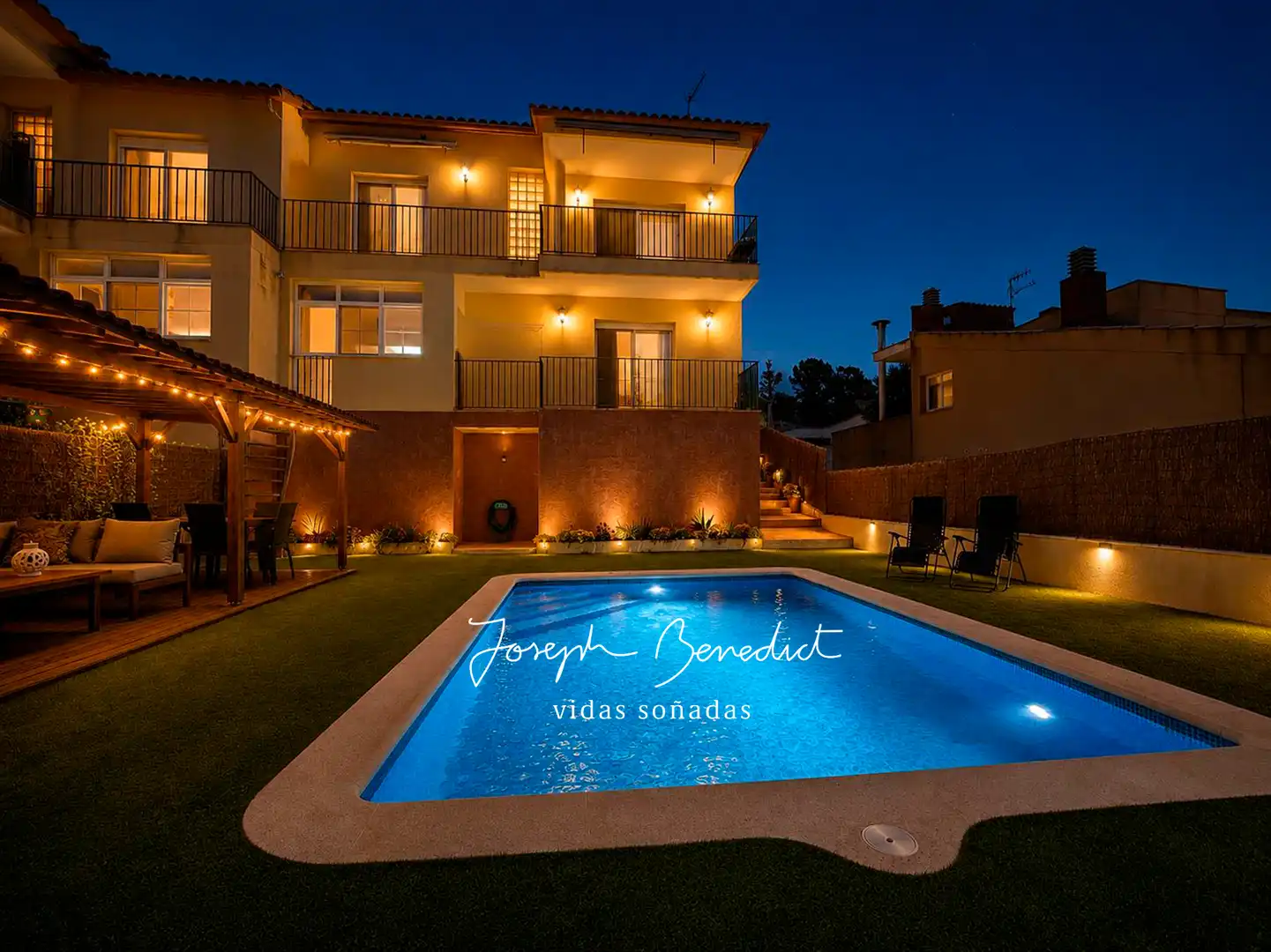 Piscina de Casa o xalet en venda en Calafell amb Aire condicionat, Calefacció i Jardí privat