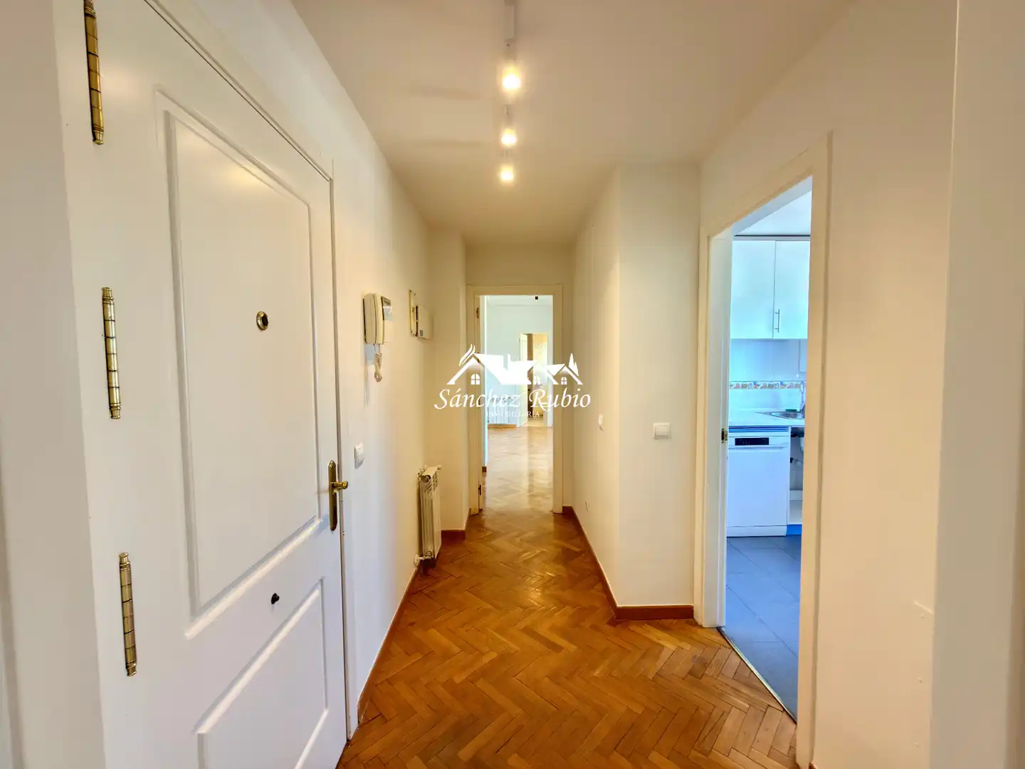Attic for rent in Las Rozas de Madrid  with Air Conditioner, Heating and Parquet flooring