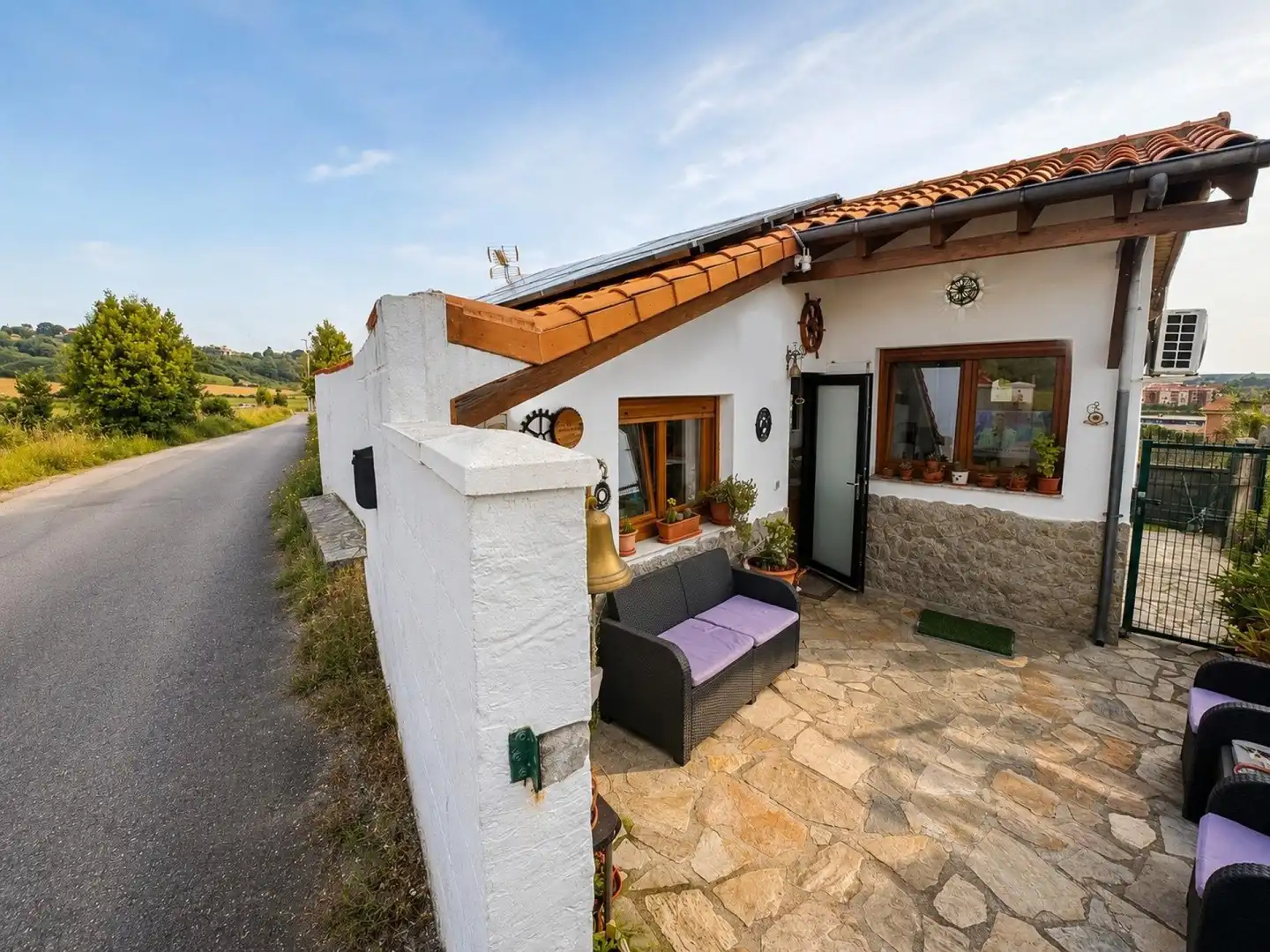 Außenansicht von Country house zum Verkauf in Camargo mit Klimaanlage, Heizung und Terrasse