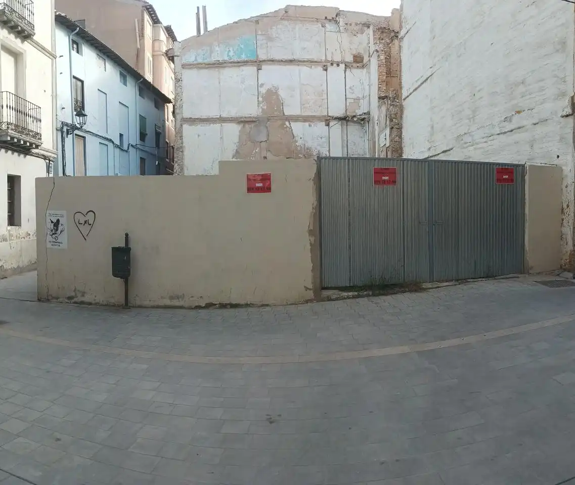 Terrenys i solars en venda a Plaza Santiago