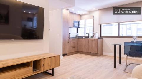 Foto 5 de Apartament per a compartir a Castillejos - Cuzco,  Madrid Capital