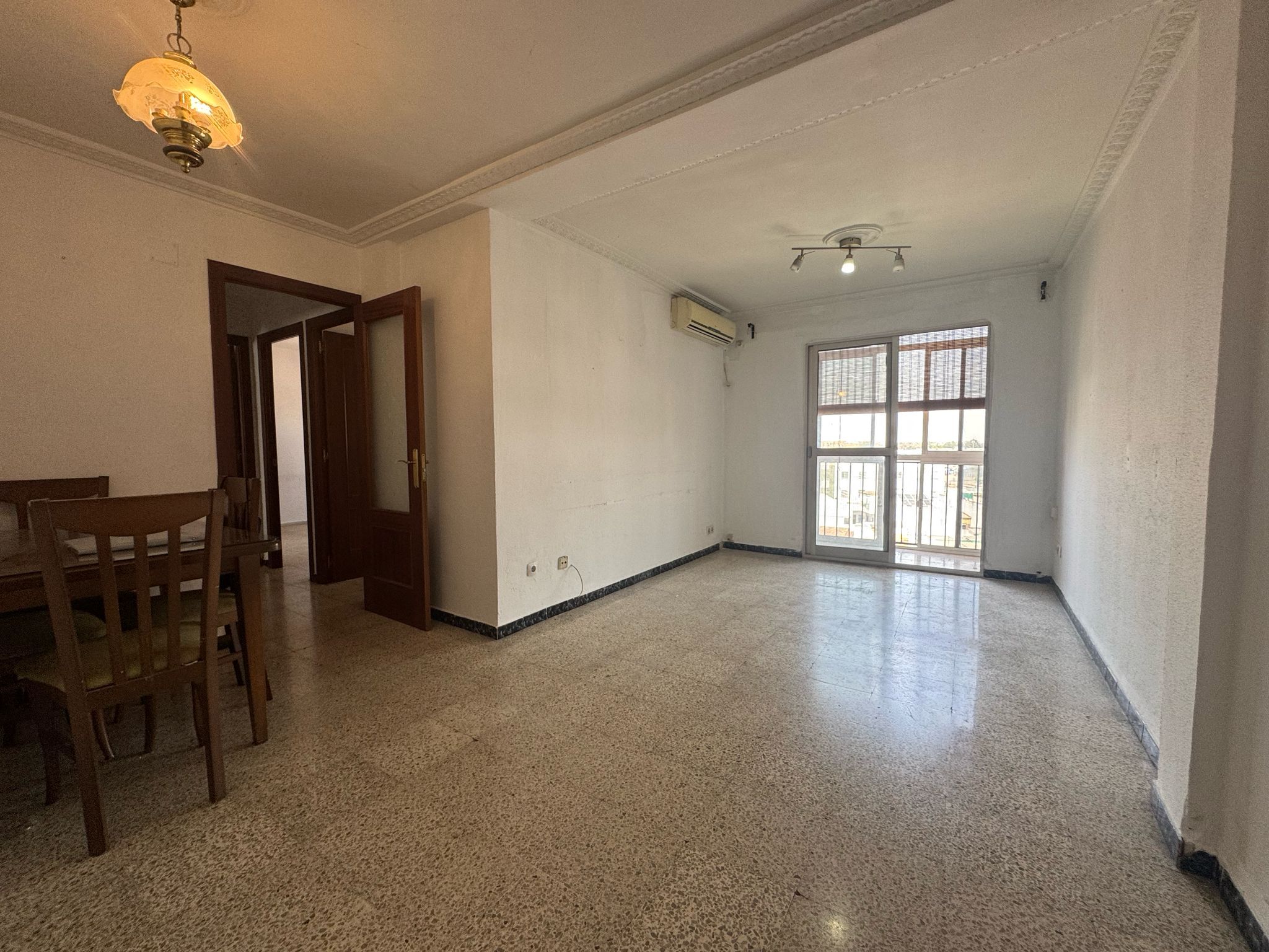 Living room of Flat for sale in  Sevilla Capital  with Terrace
