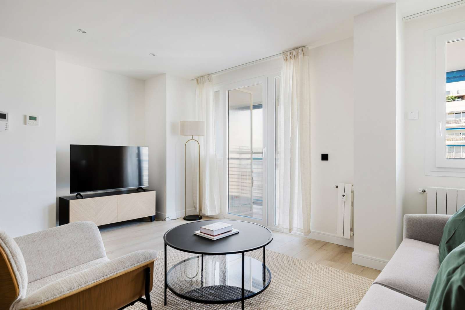 Living room of Apartment to share in  Madrid Capital  with Air Conditioner and Terrace