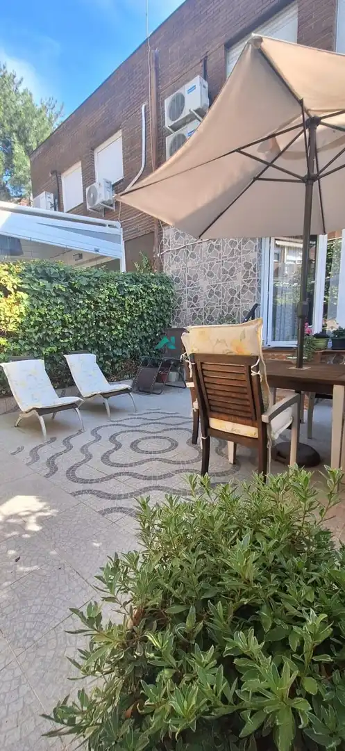 Terrassa de Casa adosada en venda en Las Rozas de Madrid amb Aire condicionat, Calefacció i Jardí privat