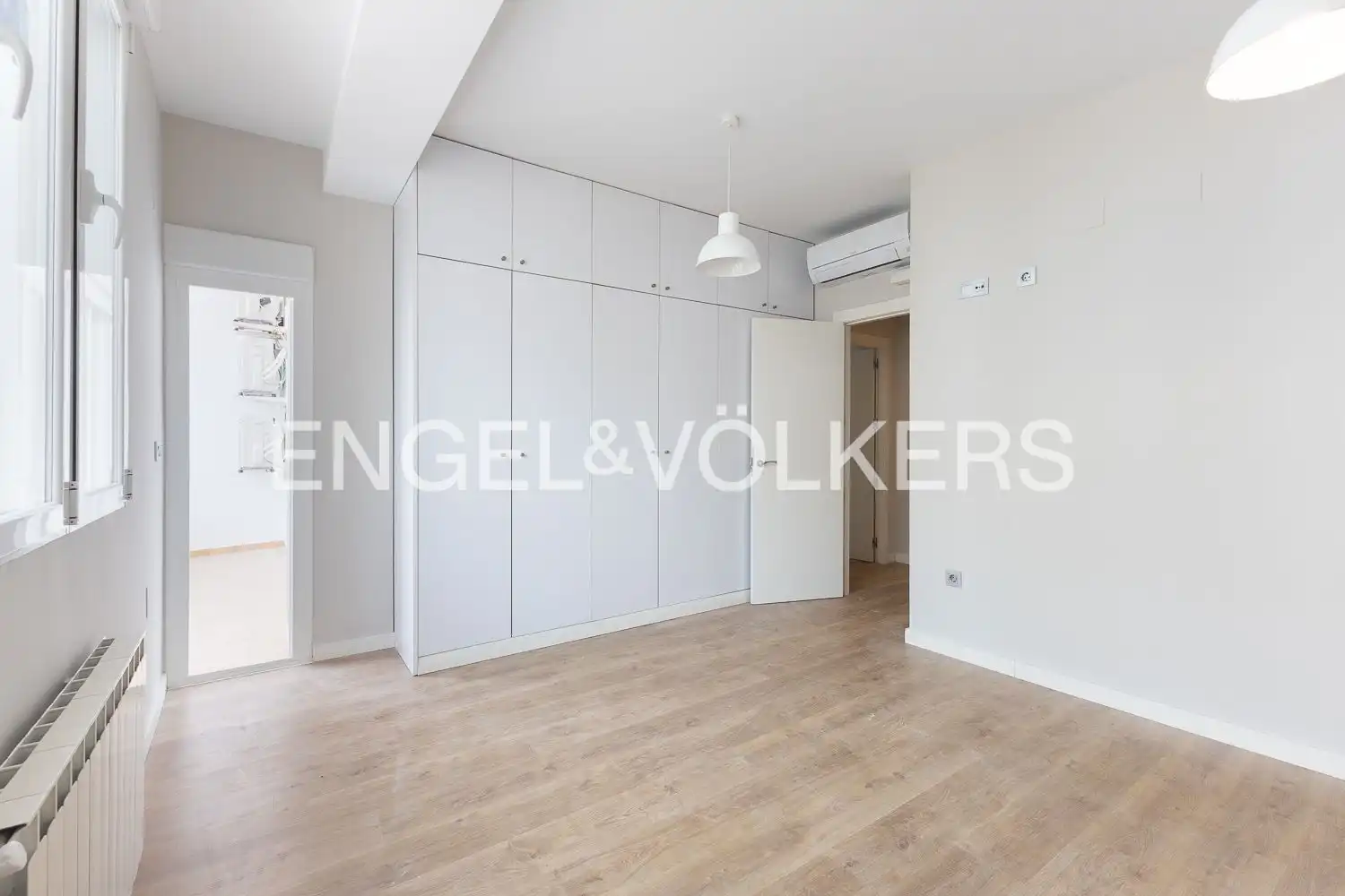 Habitación de Piso de alquiler en Valencia con Aire acondicionado, Calefacción y Balcón