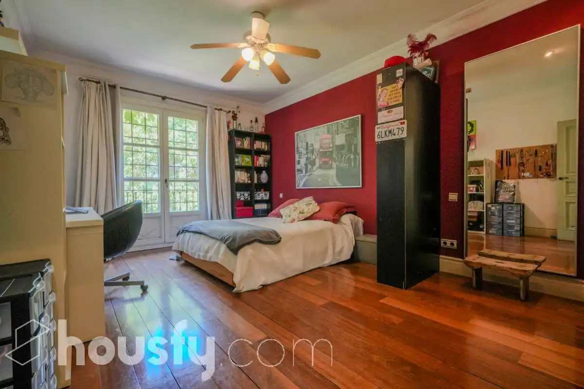Bedroom of Houses for sale in Pozuelo de Alarcón  with Air Conditioner, Heating and Private garden