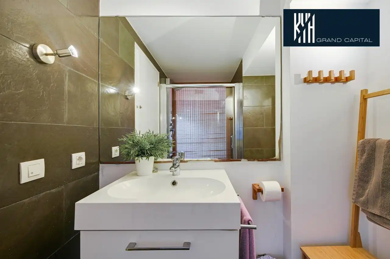 Detached house with pool for sale in Carrer Carrer Alexandria, imagen 60