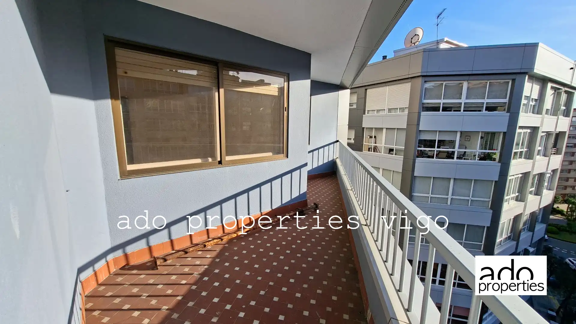 Vista exterior de Piso en venta en Vigo  con Terraza y Trastero
