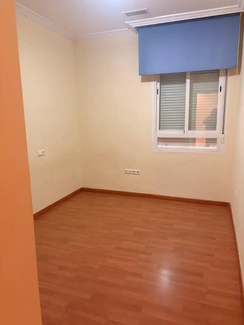 Bedroom of Flat for sale in Córdoba  with Air Conditioner, Heating and Parquet flooring