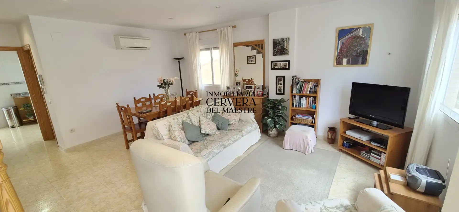 Sala d'estar de Casa adosada en venda en La Salzadella amb Aire condicionat, Calefacció i Jardí privat