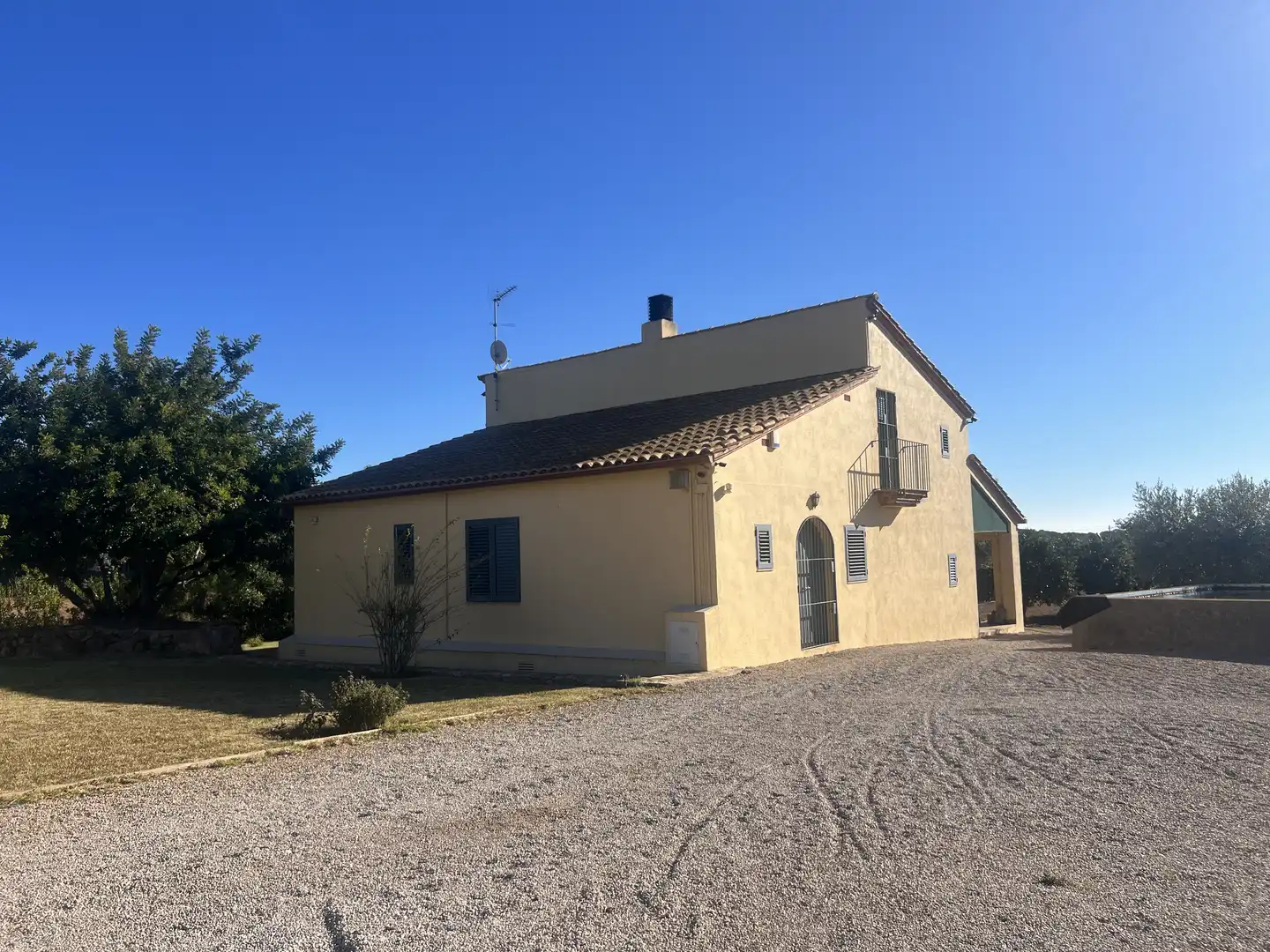Außenansicht von Country house zum Verkauf in Roda de Berà mit Klimaanlage, Heizung und Privatgarten