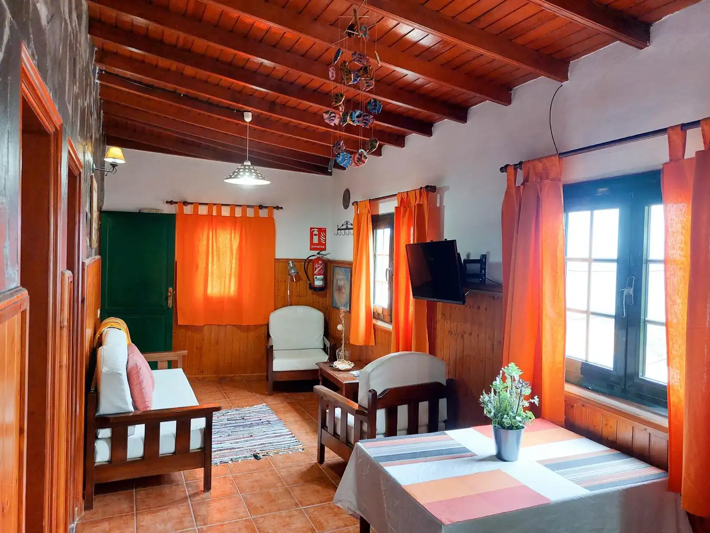 Sala de estar de Finca rústica en venta en Hermigua con Jardín privado, Terraza y Amueblado