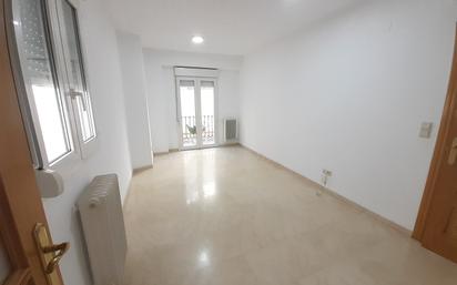 Bedroom of Flat to rent in  Granada Capital  with Air Conditioner and Balcony