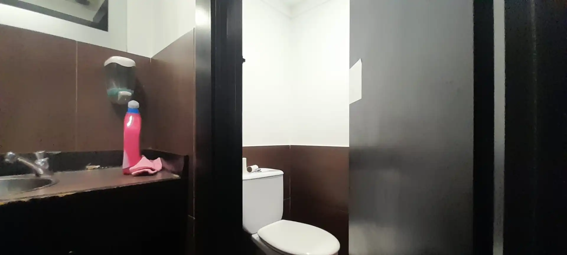 Baño de Local en venta en Bilbao  con Aire acondicionado, Calefacción y Amueblado