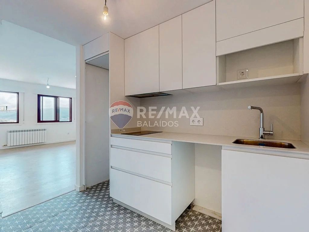 Kitchen of Study for sale in Redondela  with Heating and Storage room