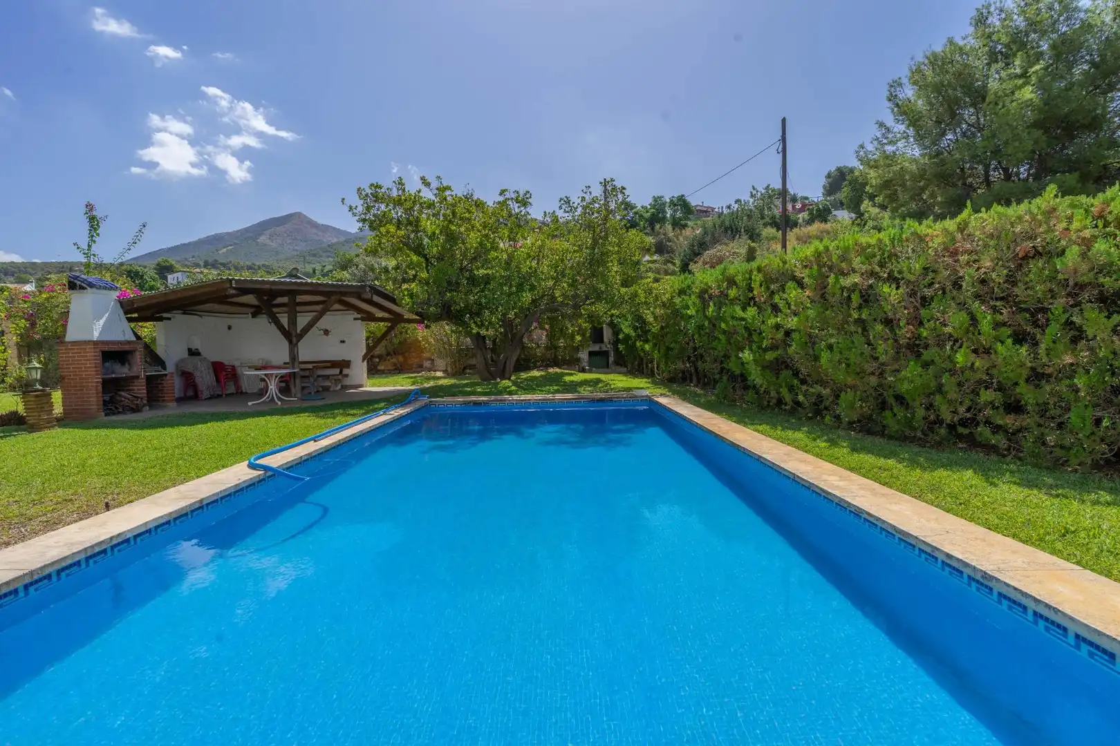 Schwimmbecken von Haus oder Chalet zum Verkauf in Alhaurín El Grande mit Klimaanlage, Privatgarten und Terrasse