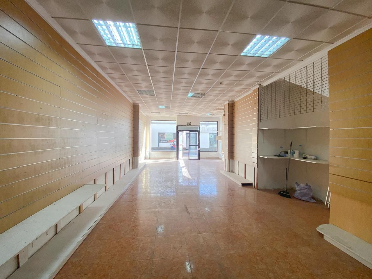 Local de lloguer en Dos Hermanas