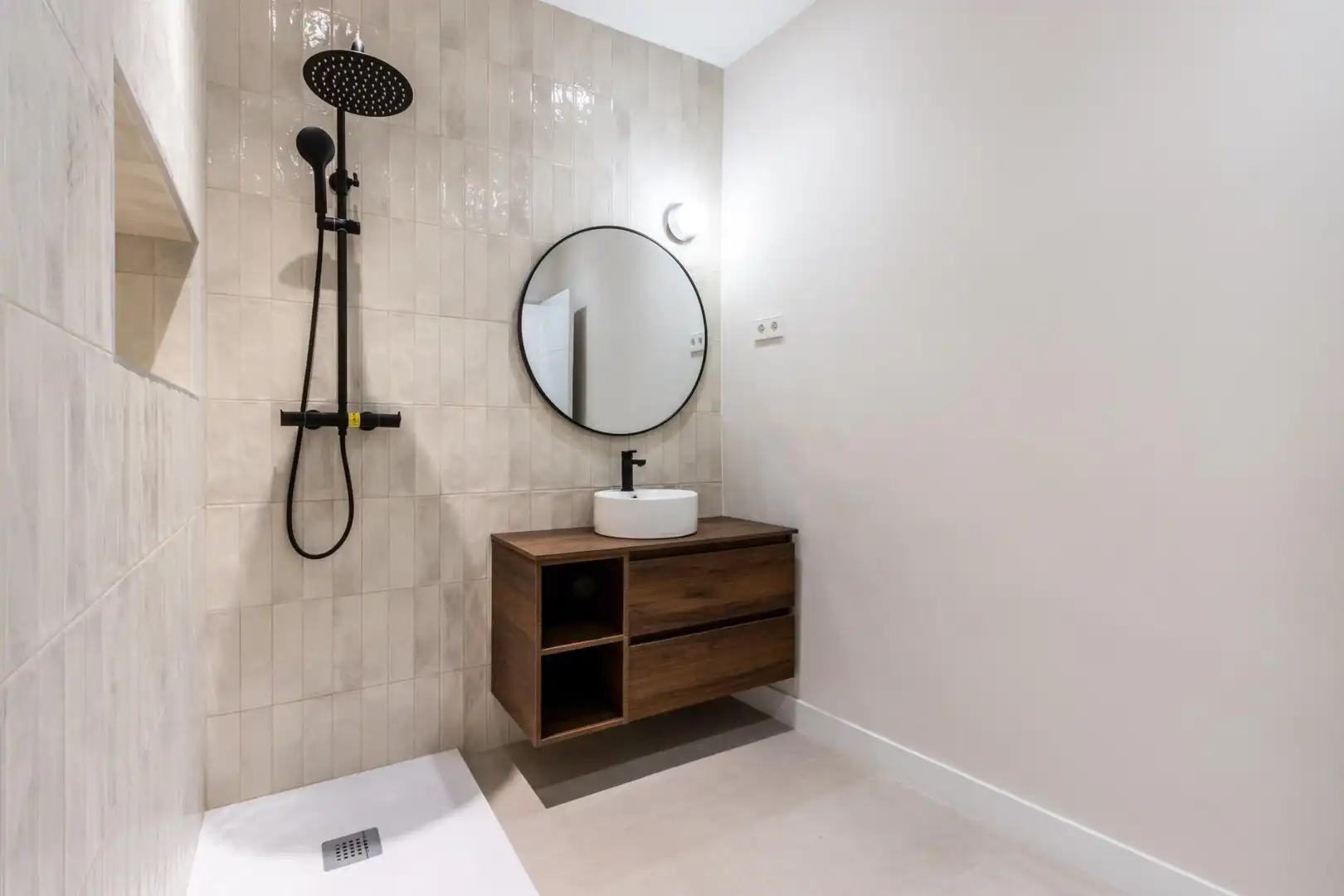 Bathroom of Houses for sale in Sabadell  with Terrace, Storage room and Alarm