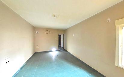 Flat for sale in Linares