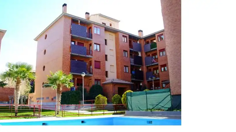 Vista exterior de Piso de alquiler en Zaragoza con Aire acondicionado, Calefacción y Horno
