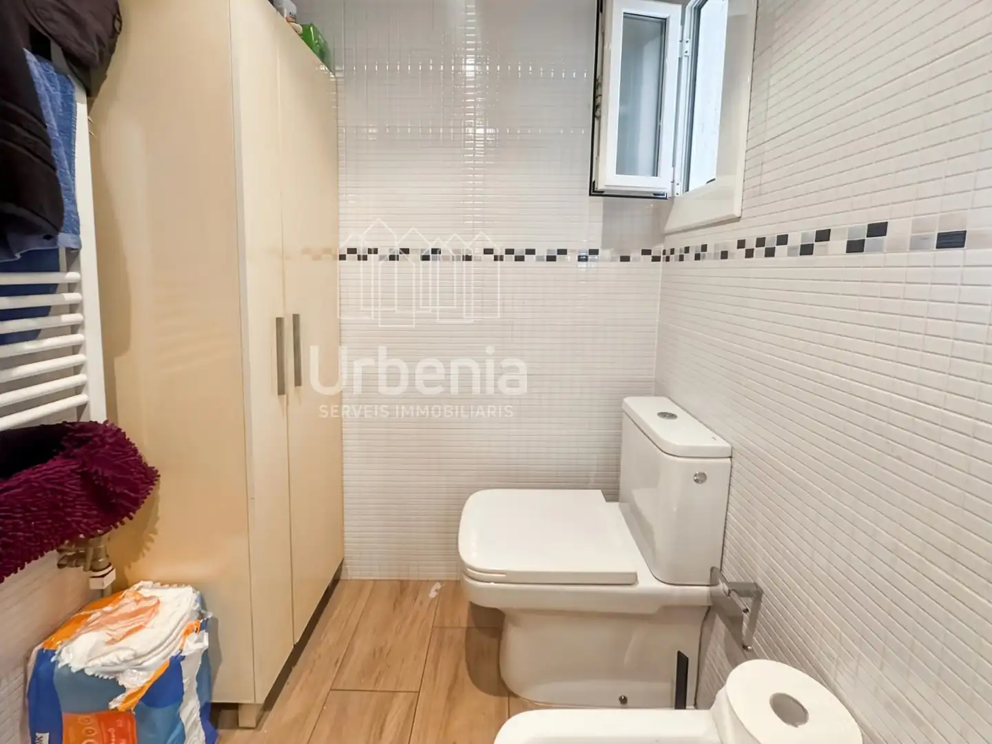 Badezimmer von Wohnung zum Verkauf in Arenys de Mar mit Klimaanlage und Heizung
